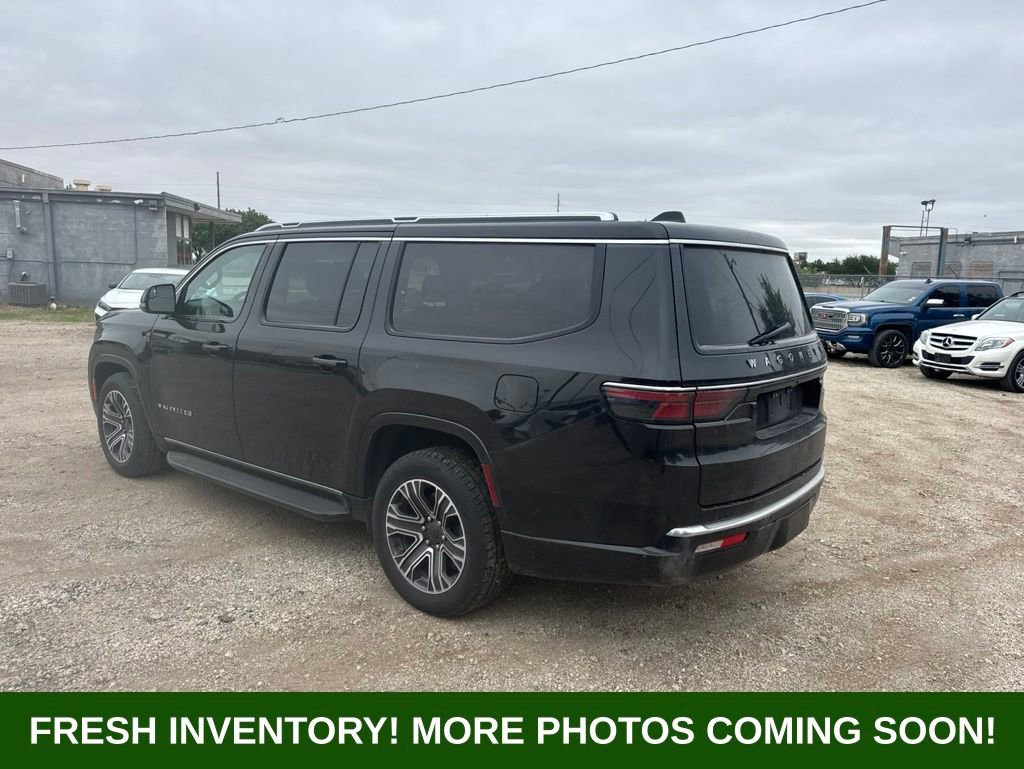 Used 2024 Jeep Wagoneer L Series II w/ Flexible Seating Group RWD image 4