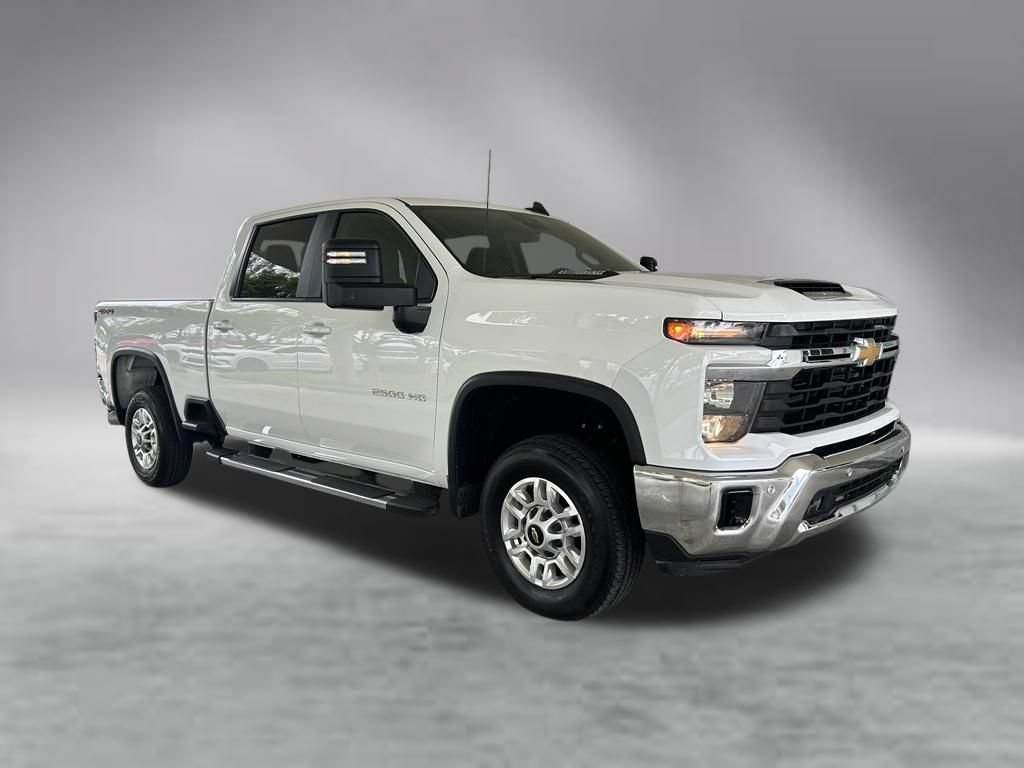 Used 2026 Chevrolet Silverado 2500 LT AWD/4WD image 2