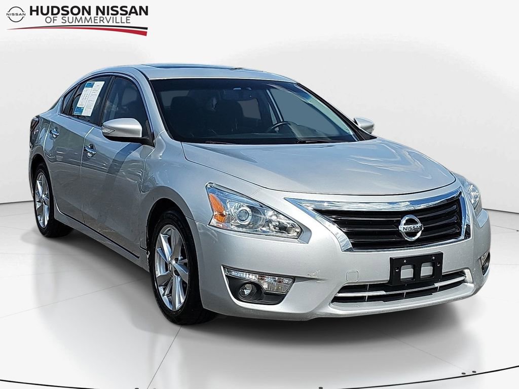 Used 2014 Nissan Altima 2.5 SL w/ Moonroof Package