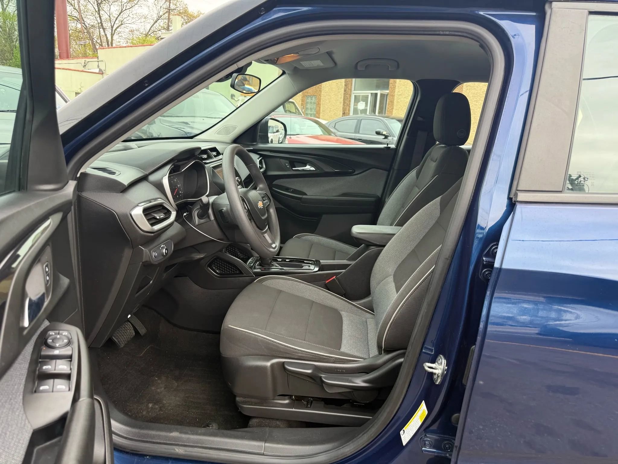 Used 2022 Chevrolet TrailBlazer LS image 26