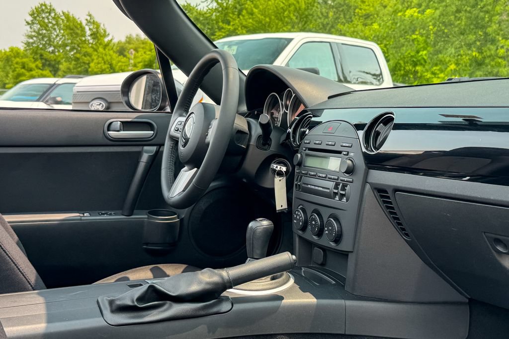 Used 2006 MAZDA MX-5 Miata Sport w/ Suspension Pkg RWD image 11