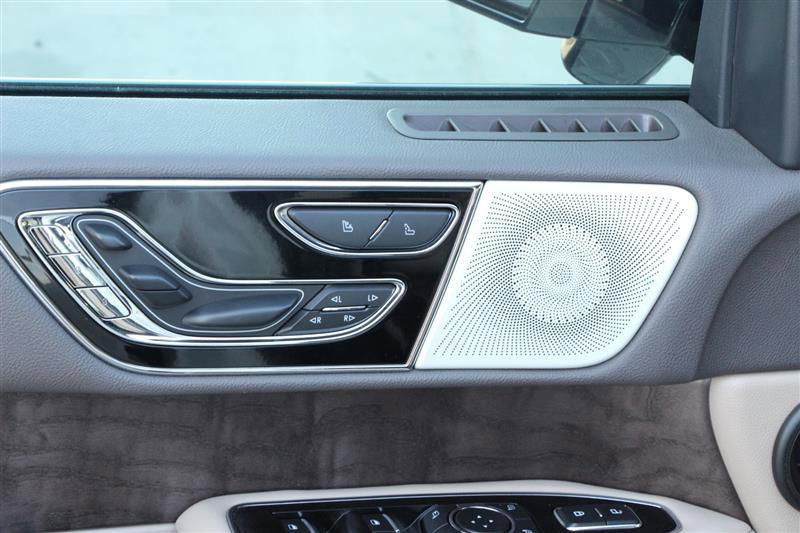 Used 2022 Lincoln Navigator L Reserve AWD/4WD image 14