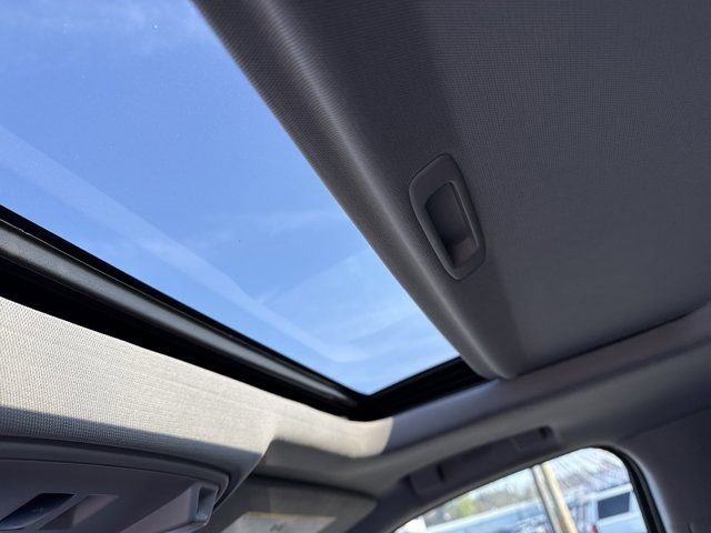 Used 2019 Cadillac Escalade Premium Luxury image 22