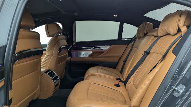 Used 2021 BMW 740i xDrive w/ Autobahn Package image 17