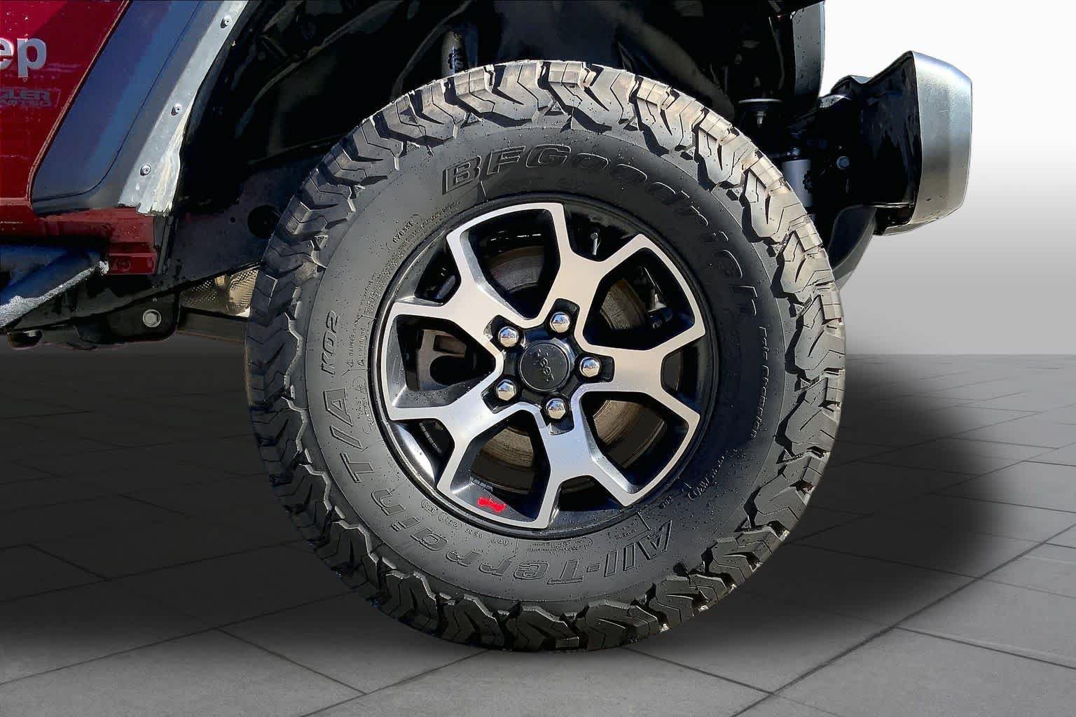 Used 2021 Jeep Wrangler Unlimited Rubicon AWD/4WD image 11