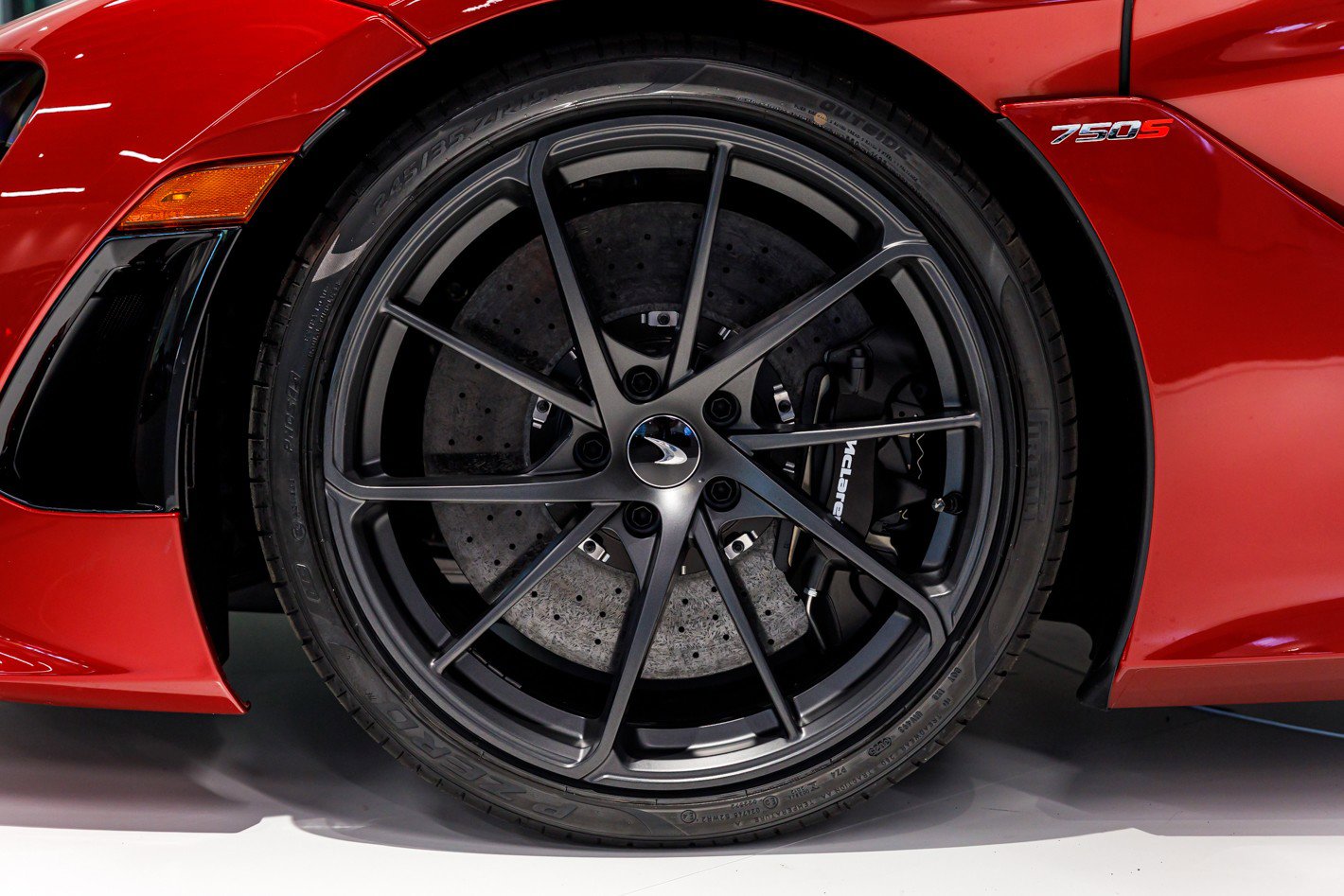Used 2027 McLaren 750S Spider RWD image 11