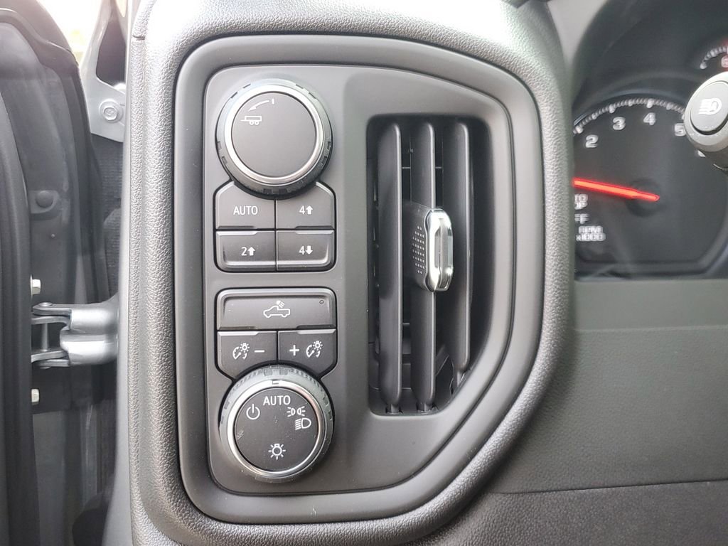 New 2026 Chevrolet Silverado 1500 Custom Trail Boss w/ LPO, Dark Essentials Package image 22