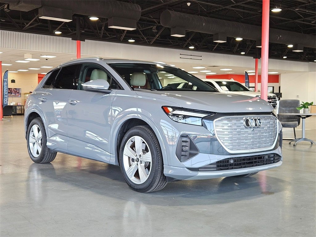 Used 2022 Audi Q4 e-tron Premium w/ Convenience Package image 3