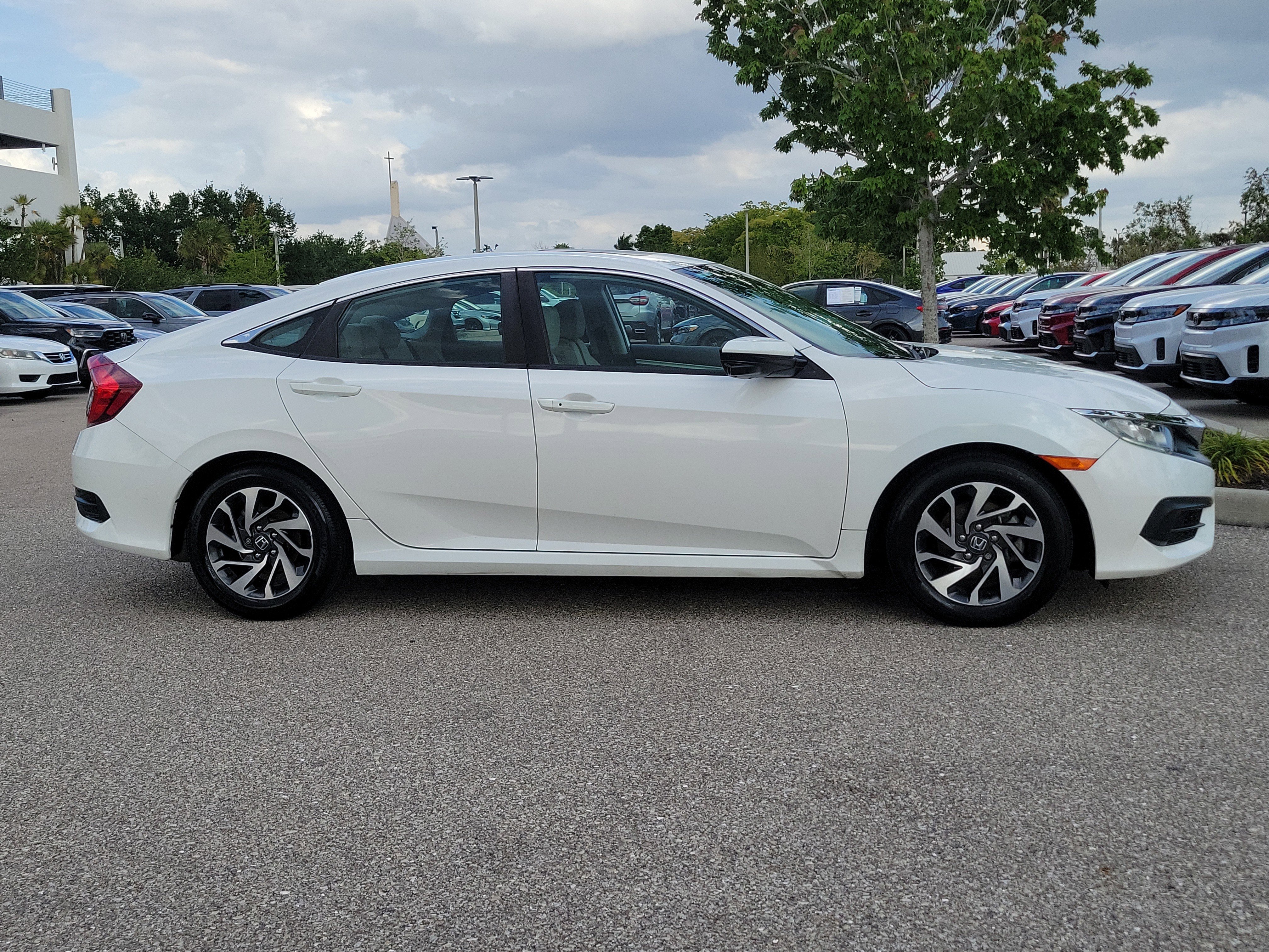 Used 2016 Honda Civic EX image 3