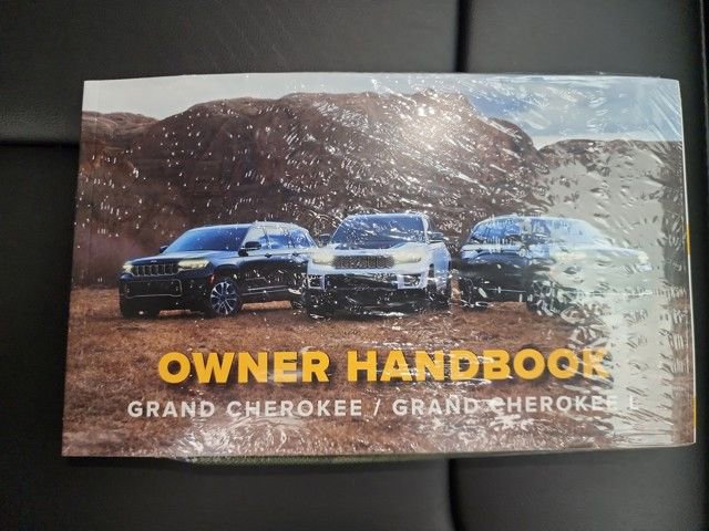 New 2025 Jeep Grand Cherokee L Limited w/ Trailer Tow Package image 39