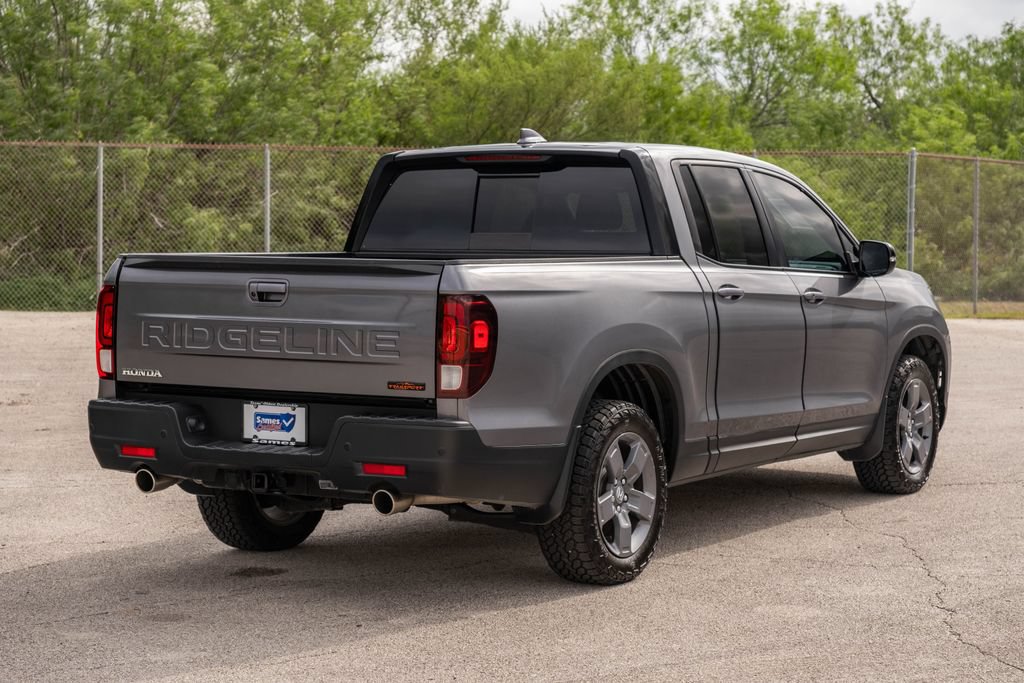 Used 2025 Honda Ridgeline TrailSport image 7