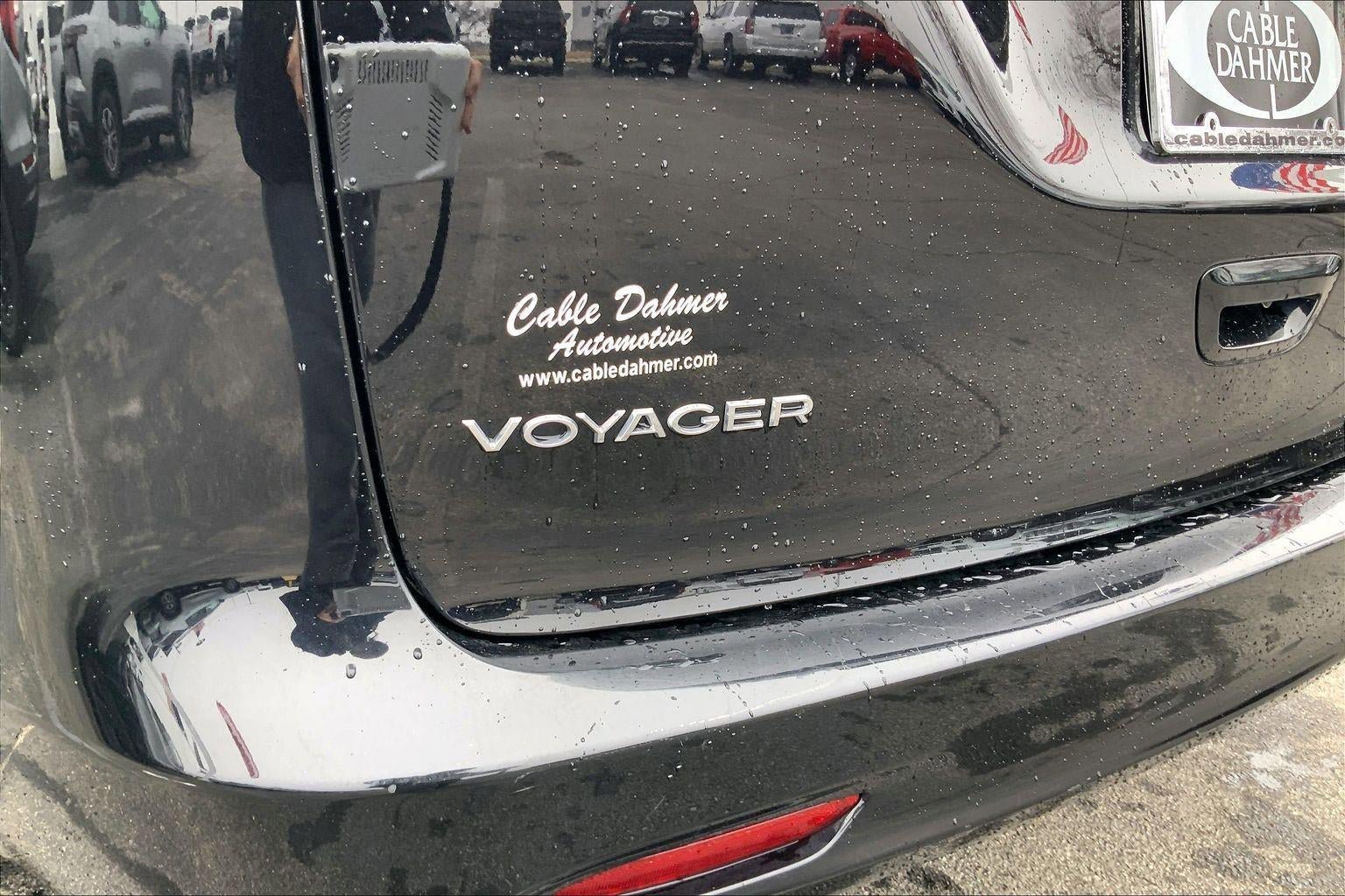 Used 2024 Chrysler Voyager LX image 28