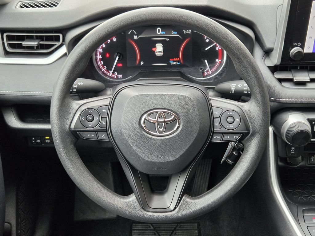 Used 2025 Toyota RAV4 LE FWD image 15