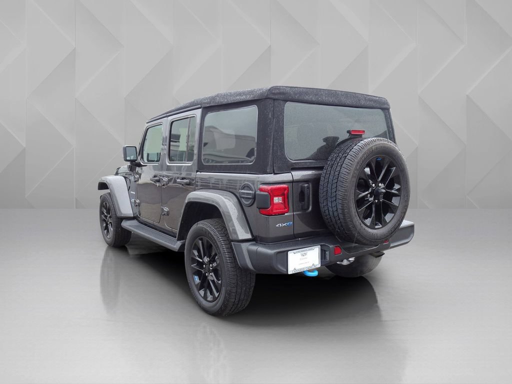 Used 2022 Jeep Wrangler Unlimited Sahara w/ Cold Weather Group AWD/4WD image 3