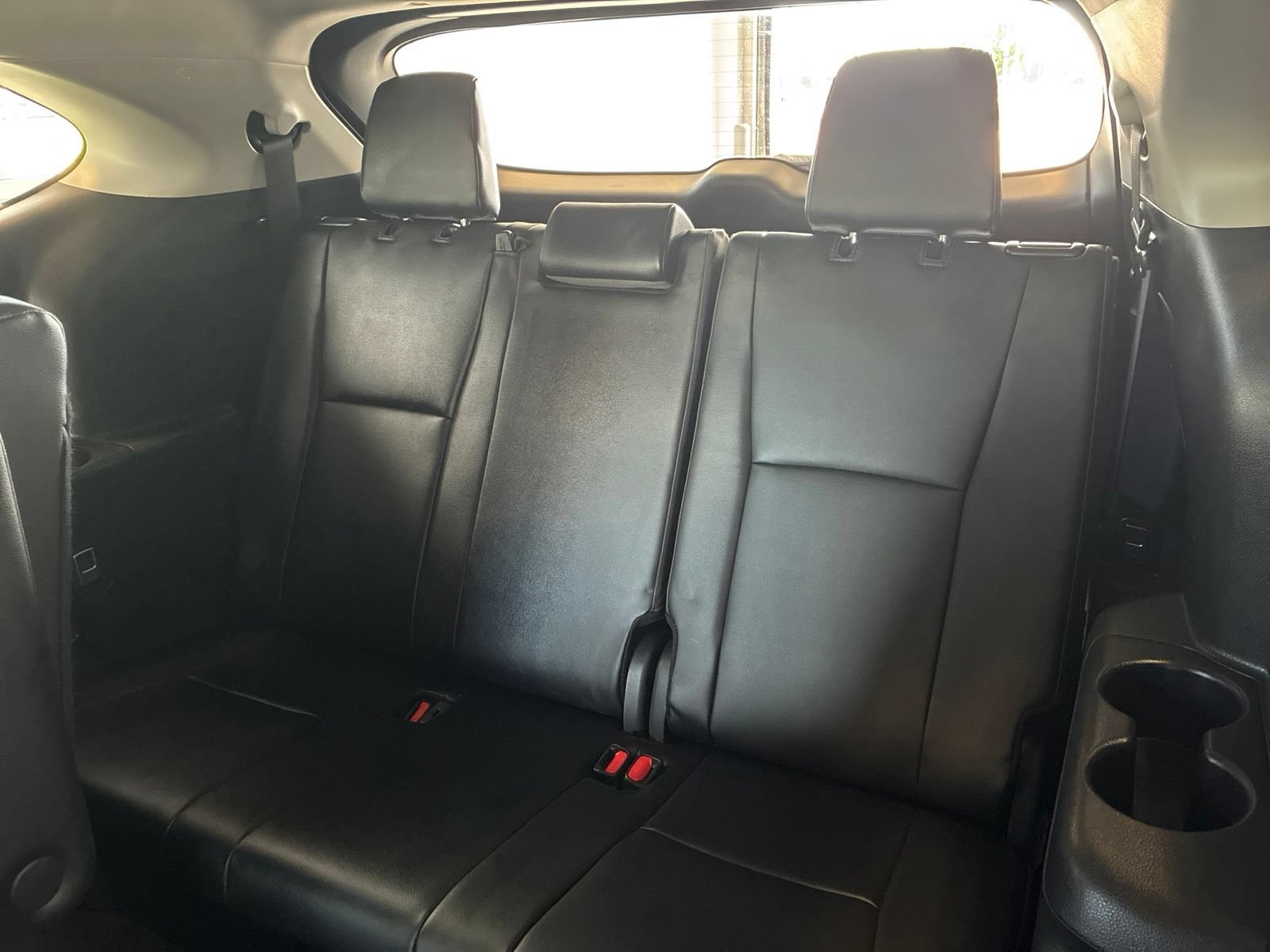 Used 2024 Toyota Highlander XLE AWD/4WD image 13
