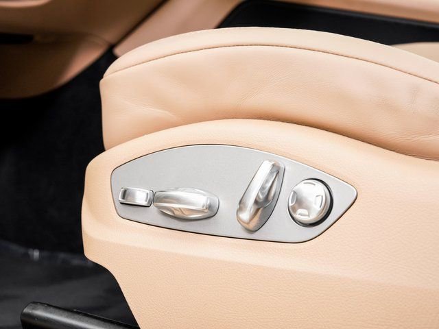 Certified 2025 Porsche Macan image 11