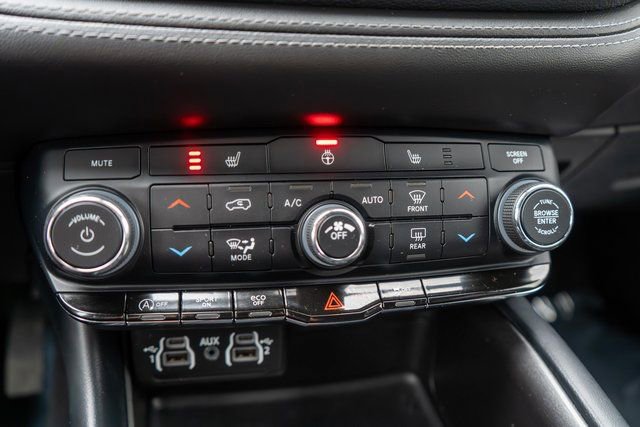 Used 2023 Dodge Durango SXT w/ SXT Blacktop Group image 31