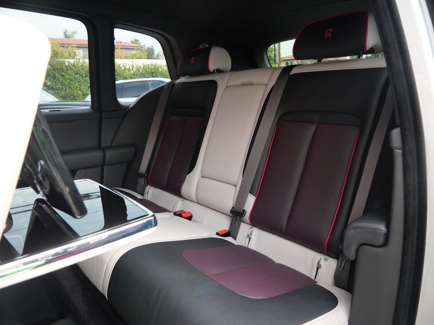 New 2025 Rolls-Royce Cullinan image 8