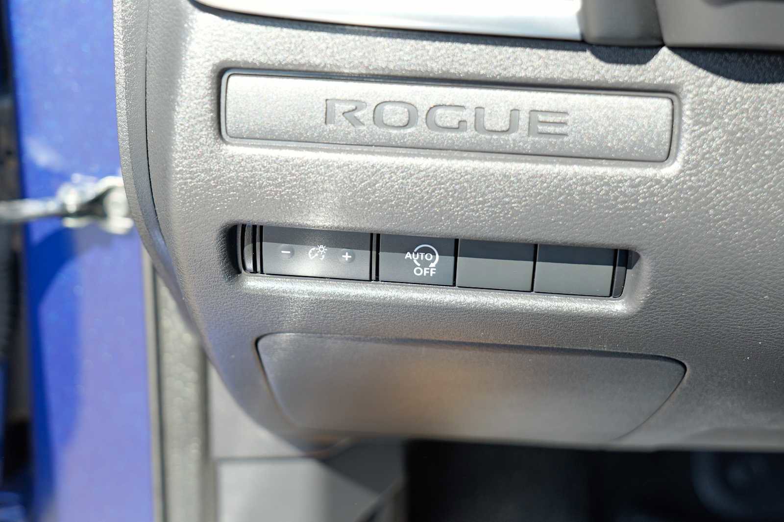 Used 2023 Nissan Rogue S image 18