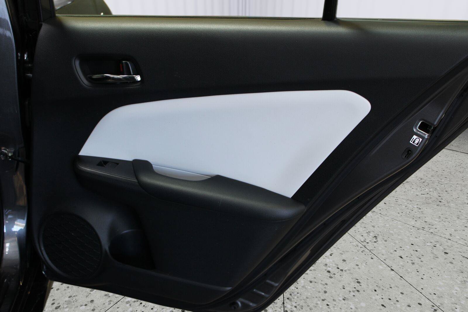 Used 2019 Toyota Prius Prime Plus FWD image 41