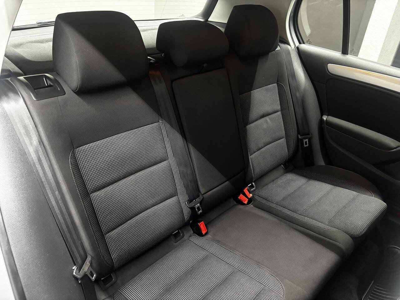 Used 2013 Volkswagen Golf TDI FWD image 26