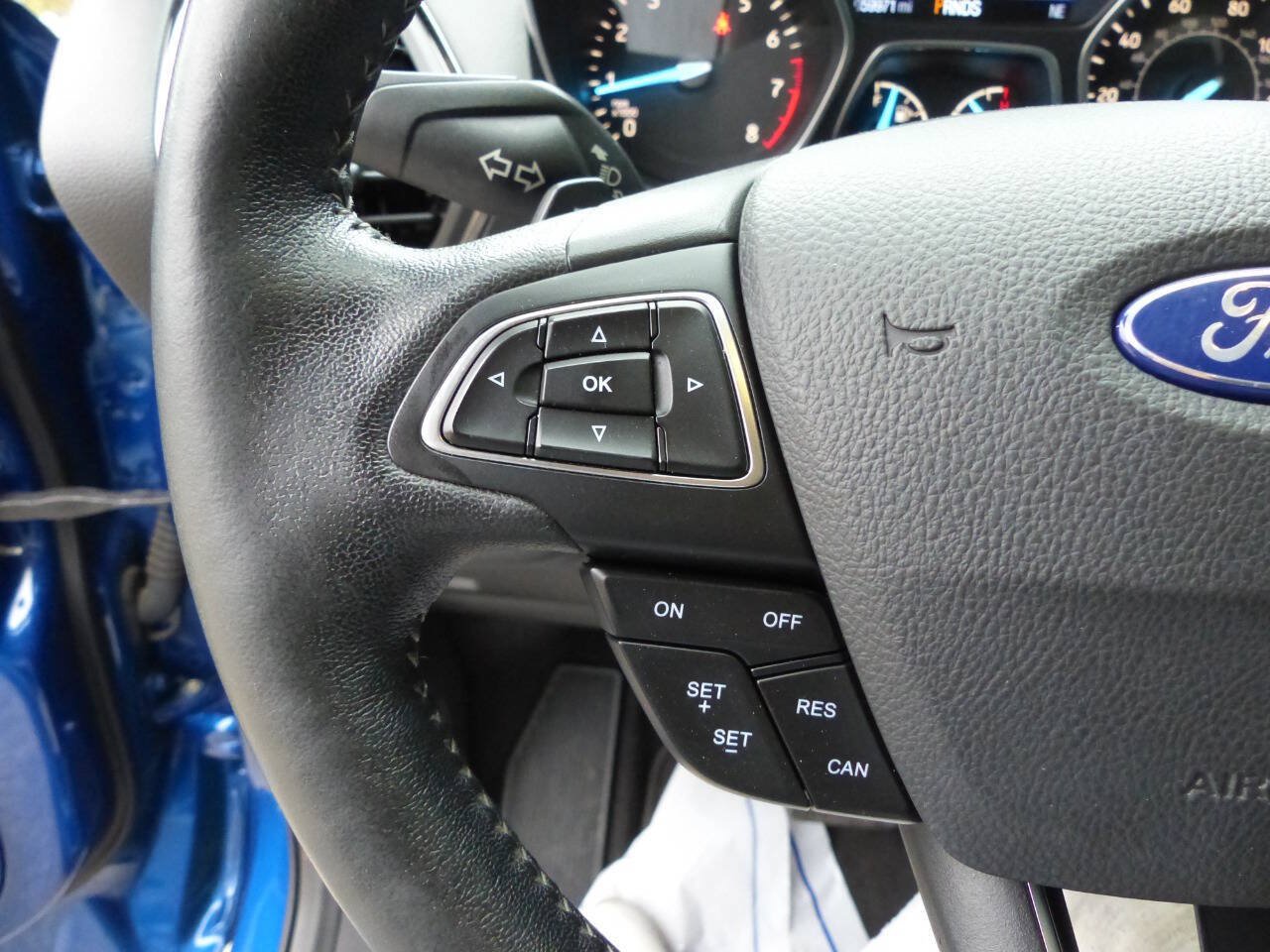 Used 2017 Ford Escape Titanium FWD image 27