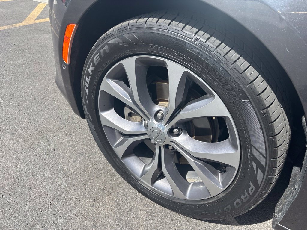 Used 2017 Chrysler Pacifica Limited FWD image 14