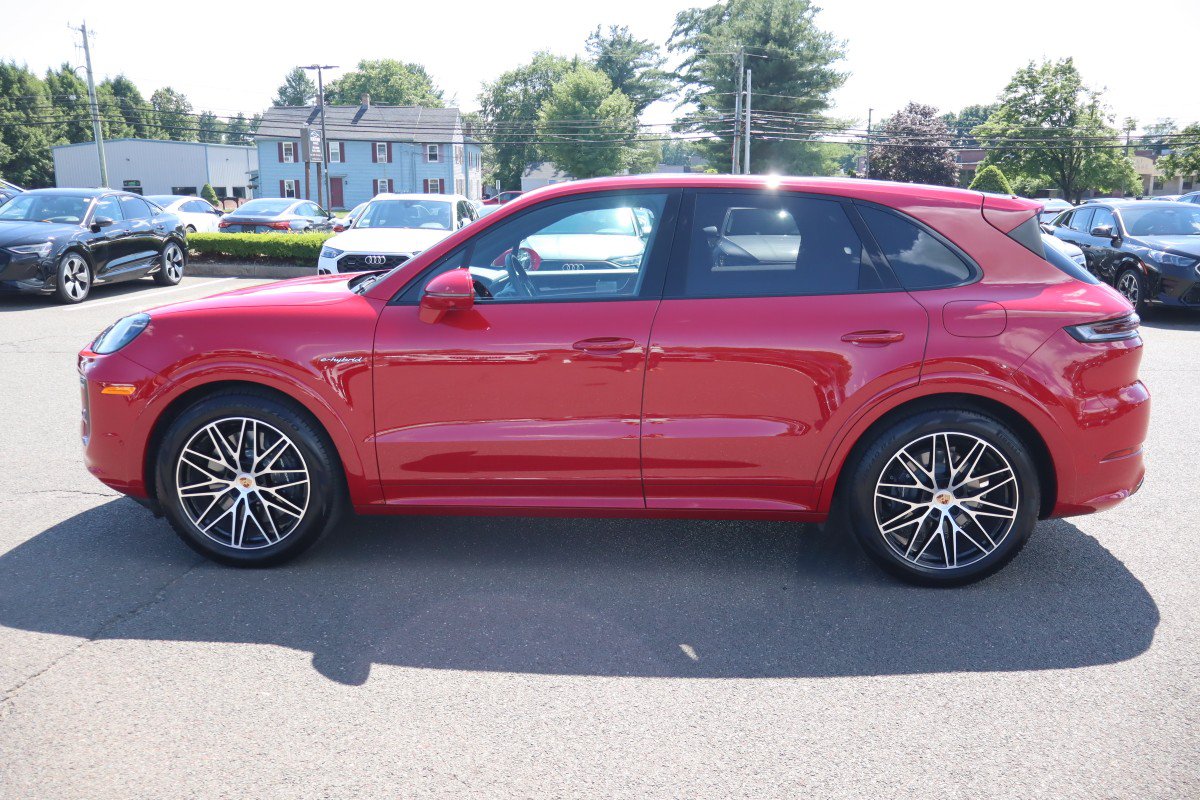 Used 2025 Porsche Cayenne E-Hybrid AWD/4WD image 8