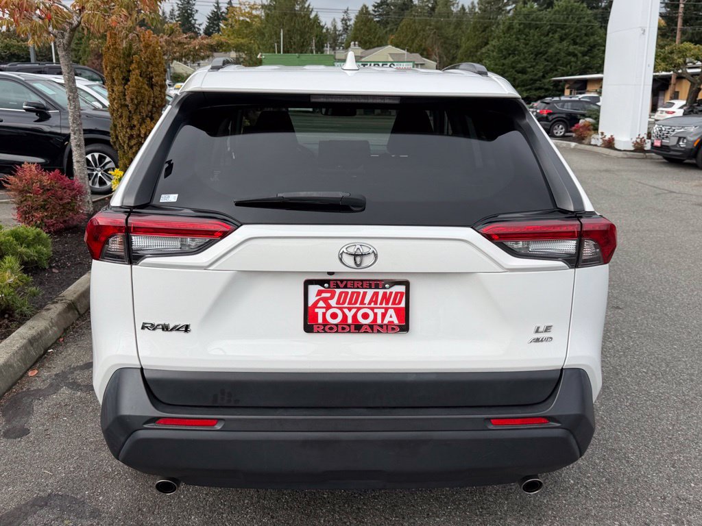 Used 2019 Toyota RAV4 LE w/ Carpet Mat Package AWD/4WD image 8