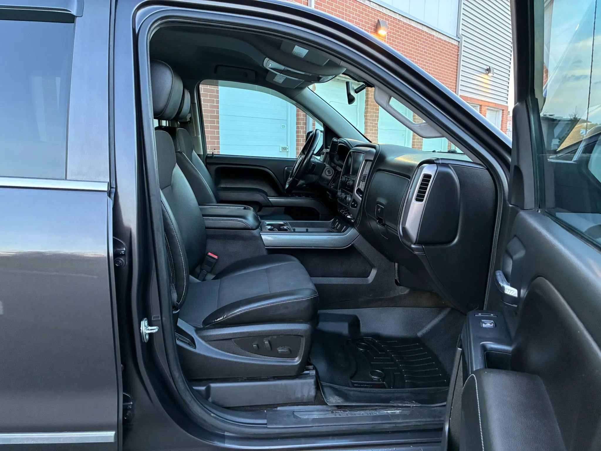 Used 2015 GMC Sierra 1500 SLE image 13