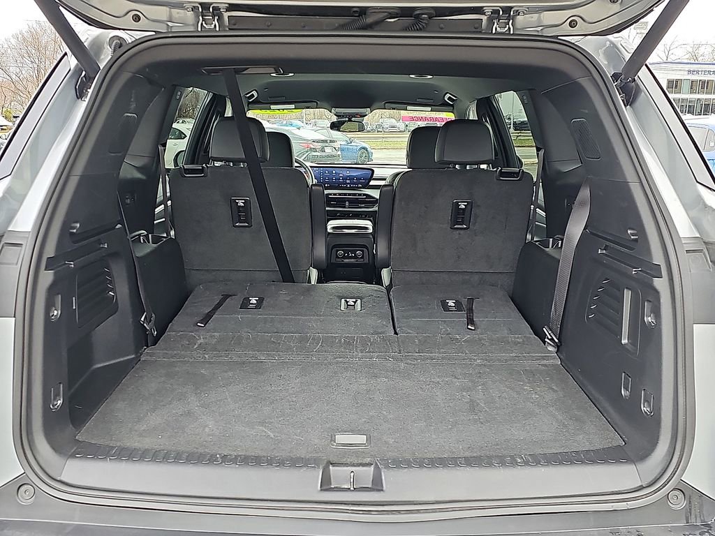 Used 2025 Buick Enclave Preferred image 30