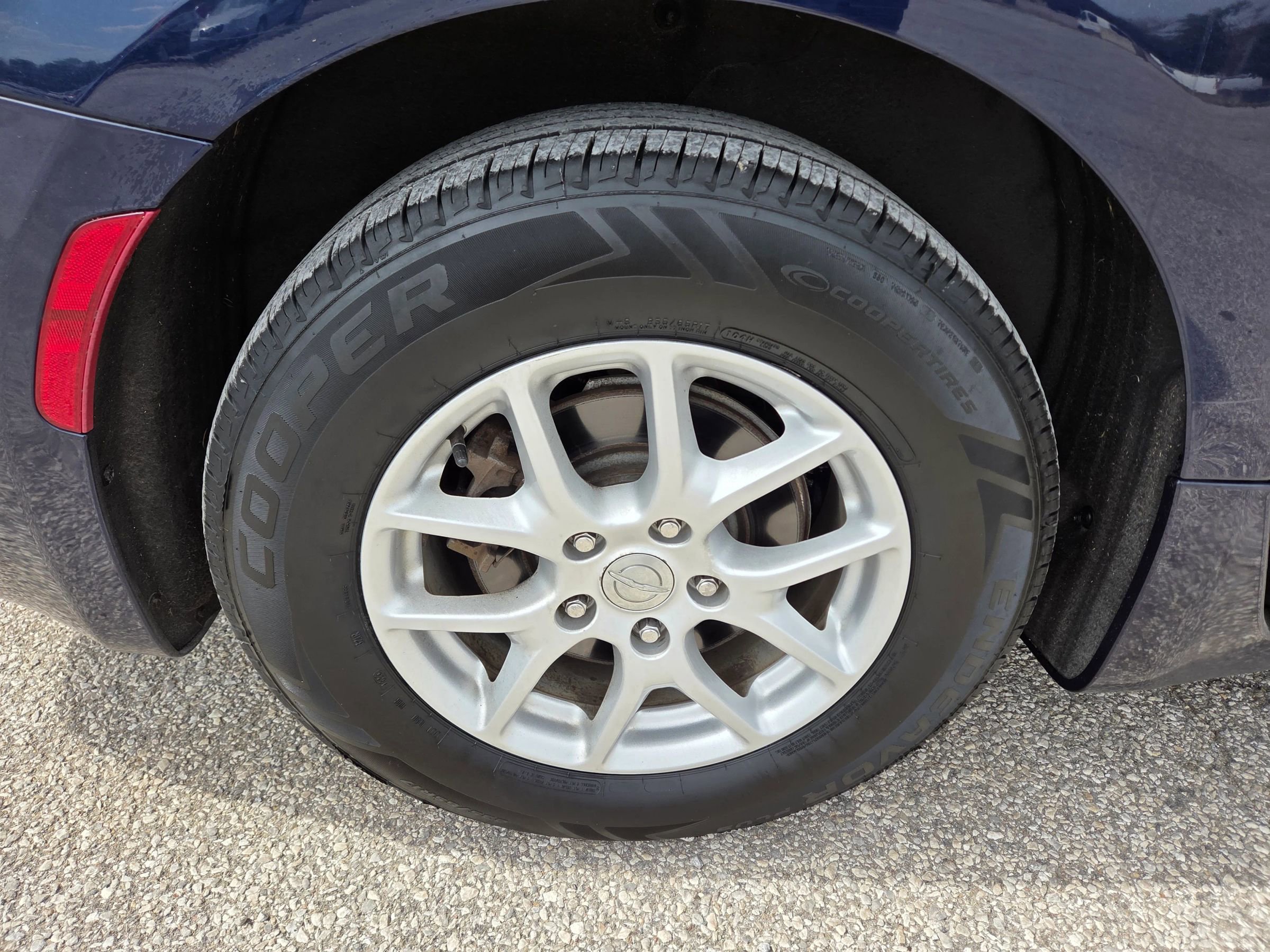 Used 2017 Chrysler Pacifica Touring image 10