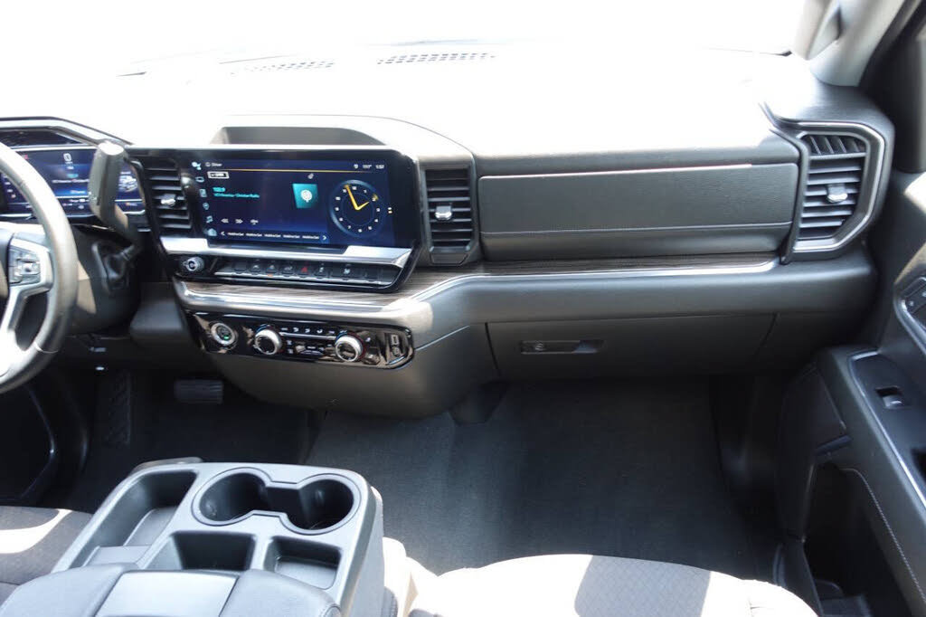 Used 2024 Chevrolet Silverado 1500 LT AWD/4WD image 42