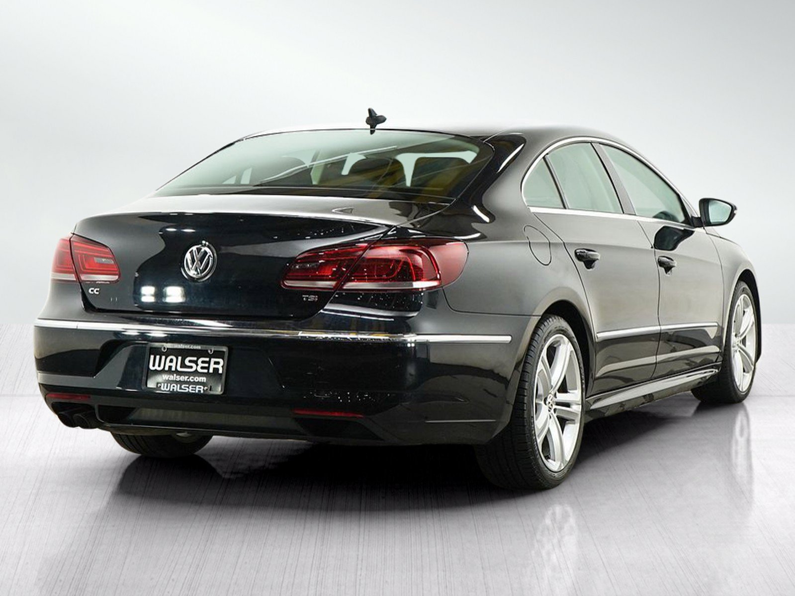 Used 2016 Volkswagen CC R-Line FWD image 5