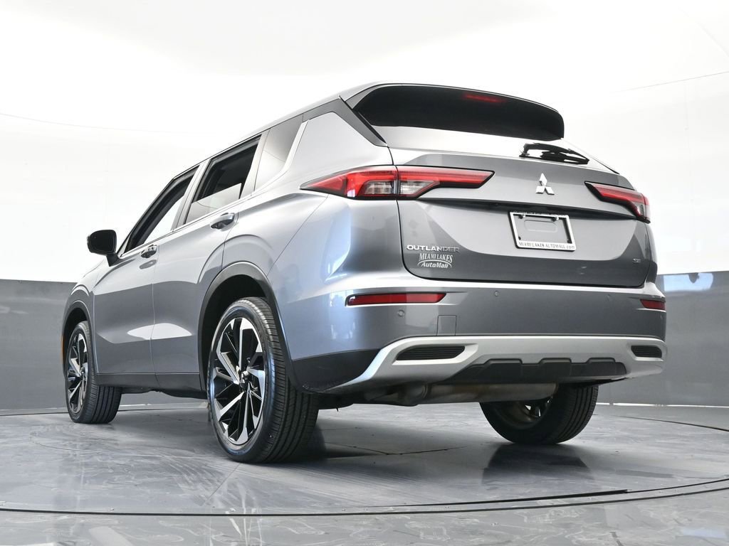Used 2022 Mitsubishi Outlander SE image 53