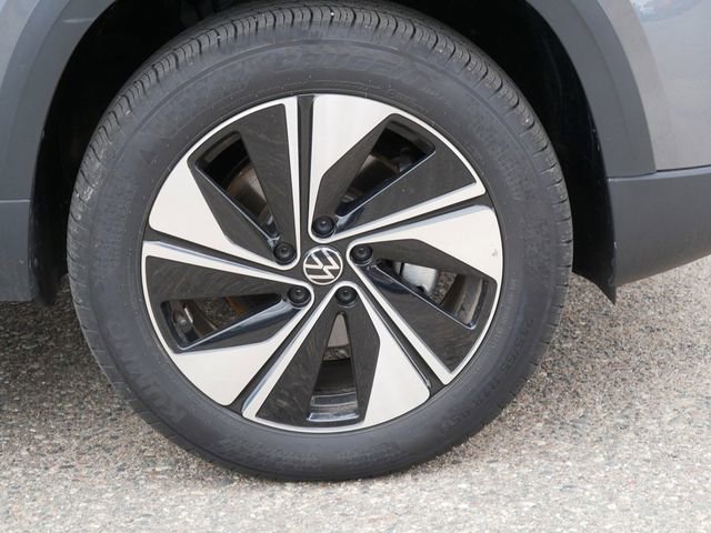 Used 2025 Volkswagen Taos SE AWD/4WD image 9