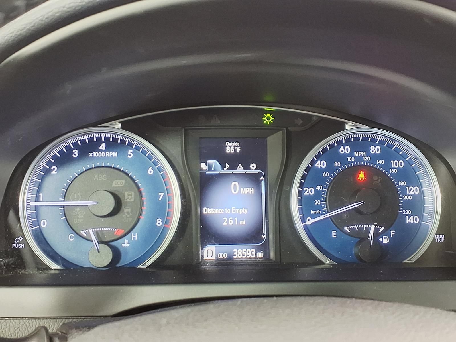 Used 2017 Toyota Camry XLE FWD image 23