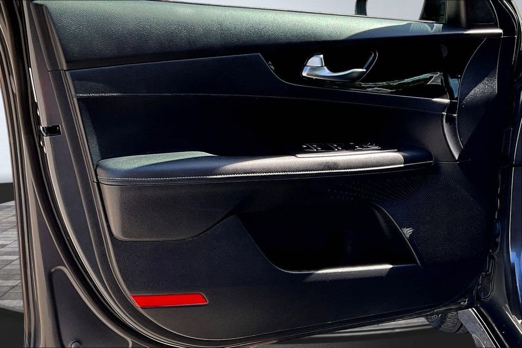 Used 2024 Kia Forte GT-Line FWD image 19