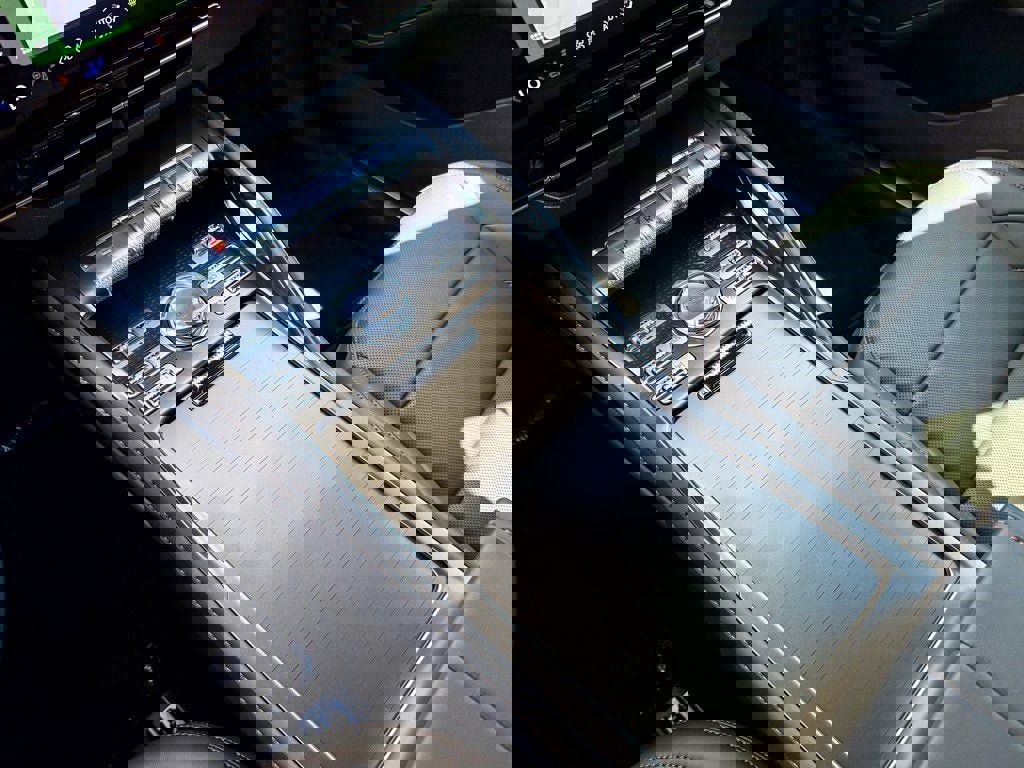 New 2025 Lincoln Nautilus Premier w/ Equipment Group 102A image 23