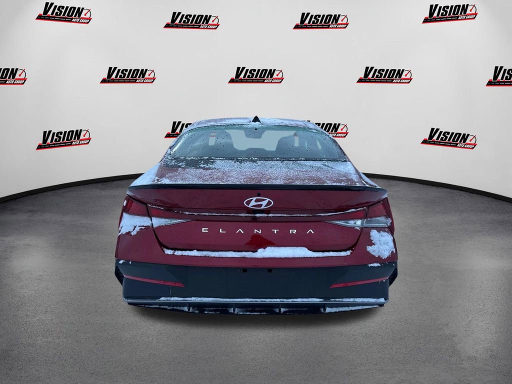 Used 2025 Hyundai Elantra Sport image 6