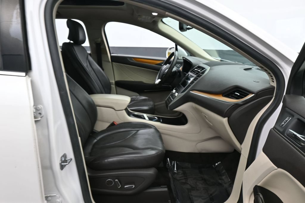 Used 2019 Lincoln MKC Select w/ Select Plus Package FWD image 38