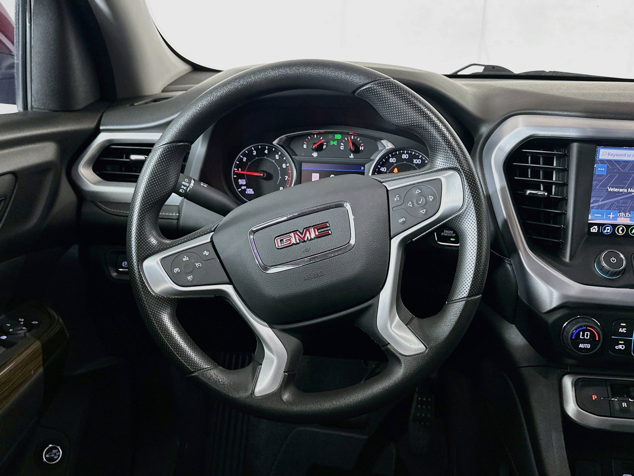 Used 2023 GMC Acadia SLE w/ Driver Convenience Package AWD/4WD image 18