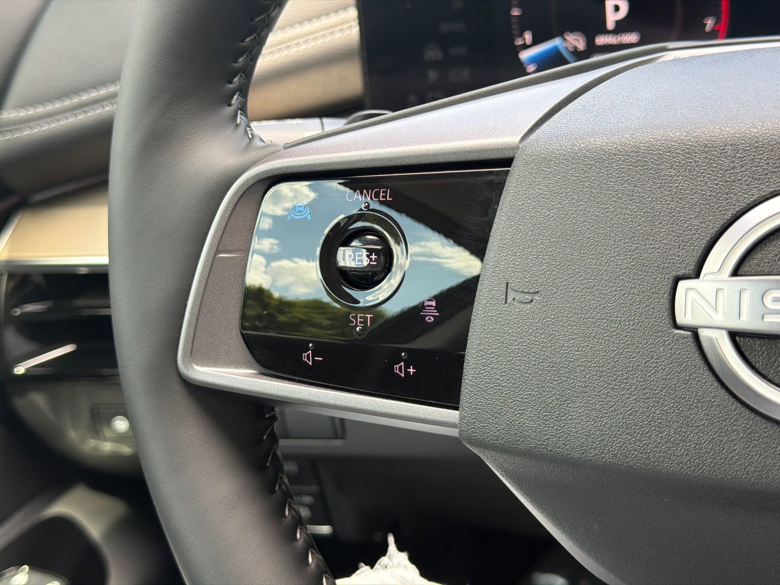 Certified 2025 Nissan Murano SL w/ Cargo Package AWD/4WD image 25