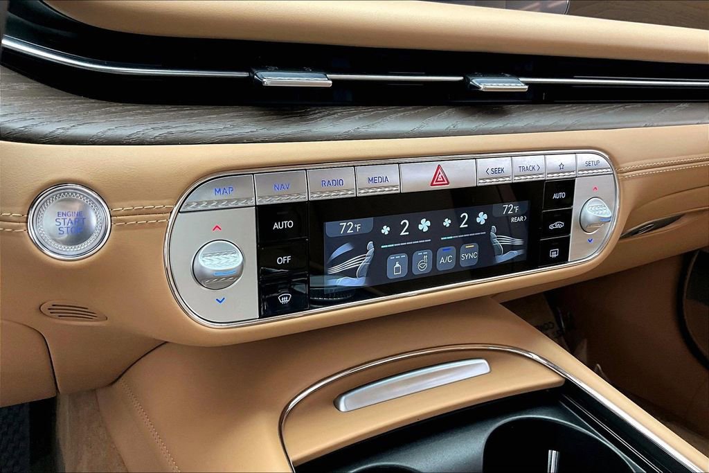 Used 2024 Genesis G90 3.5T image 31