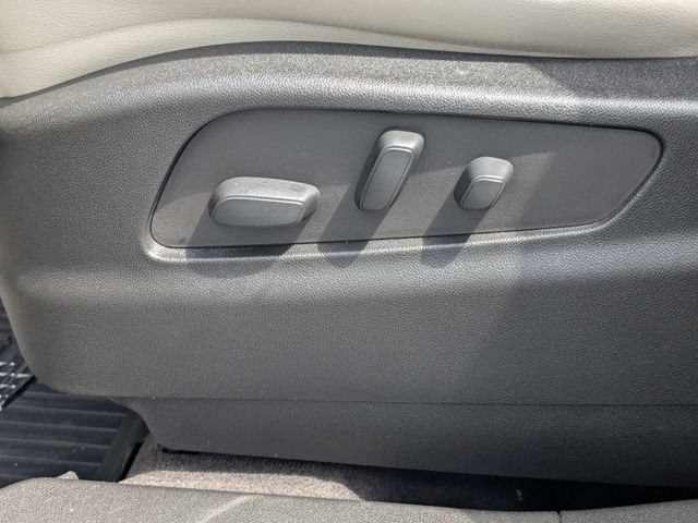 Used 2023 Cadillac XT4 Premium Luxury FWD image 22