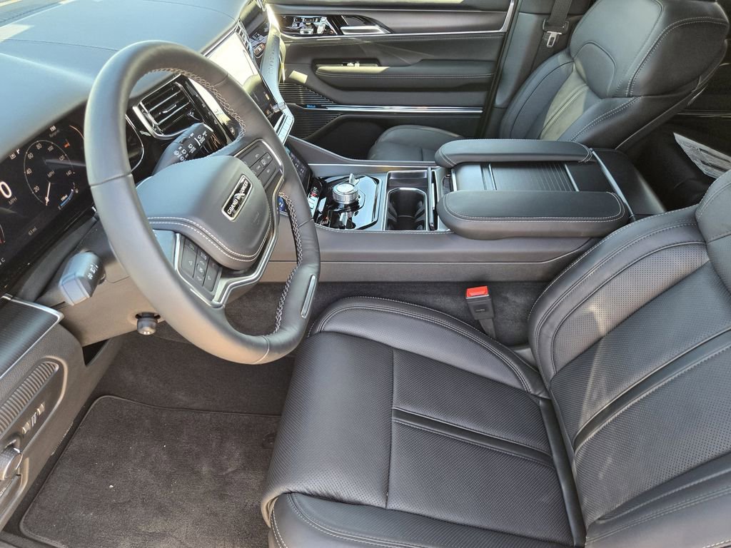New 2026 Jeep Grand Wagoneer Summit w/ Premium Group III image 6