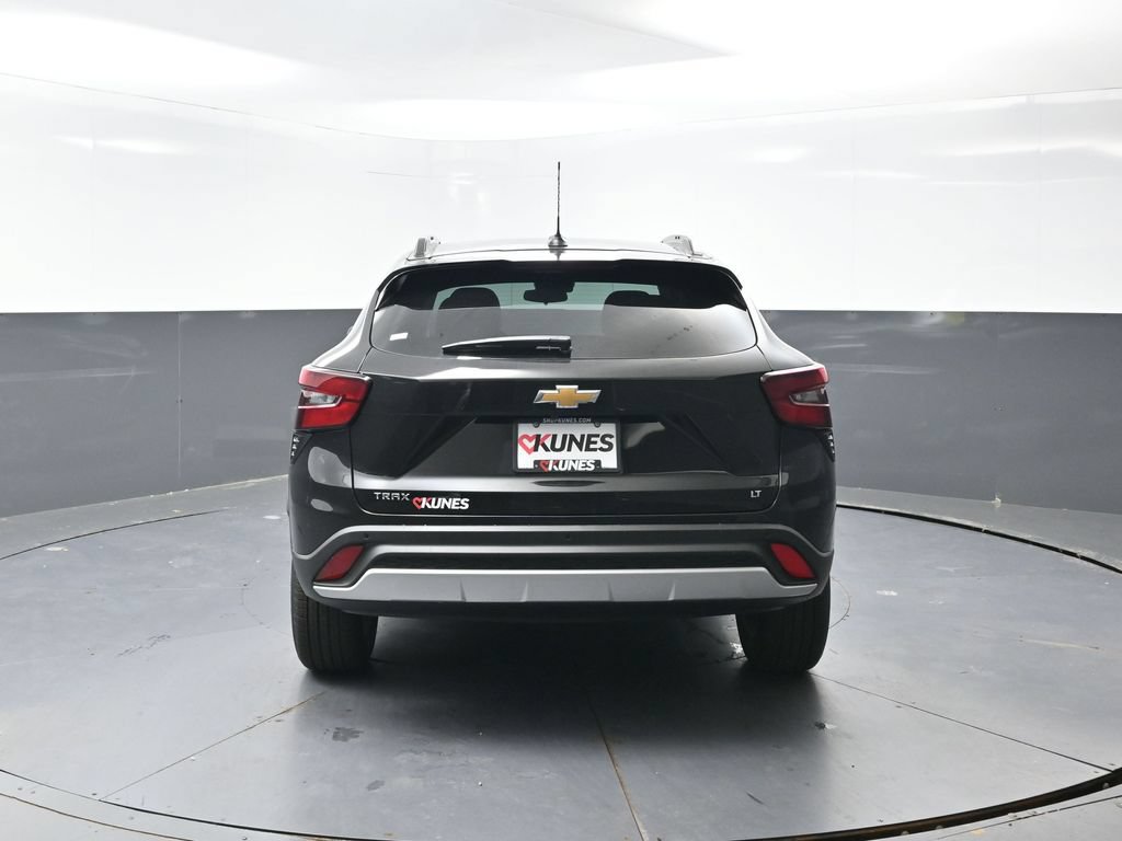 New 2026 Chevrolet Trax LT w/ Driver Confidence Package FWD image 8