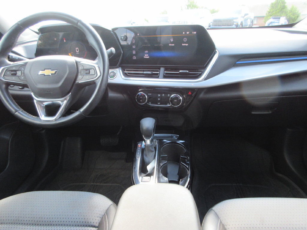 Certified 2024 Chevrolet Trax LT w/ Driver Confidence Package FWD image 16