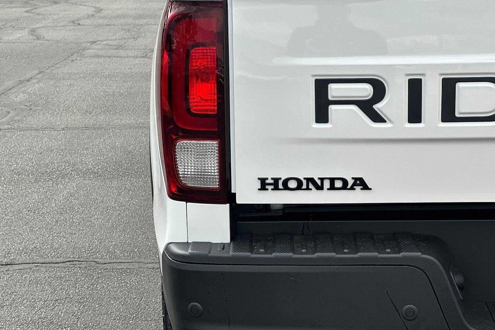 New 2026 Honda Ridgeline Black Edition image 17