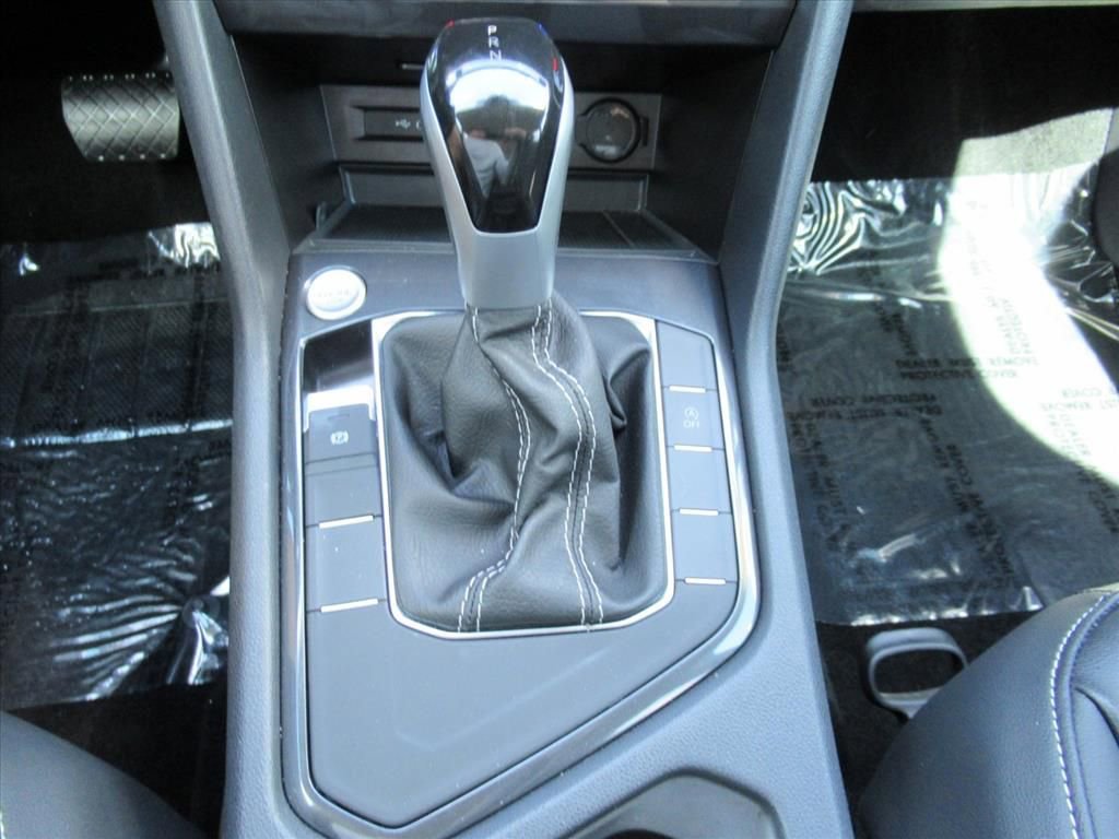 Used 2024 Volkswagen Tiguan SE FWD image 23